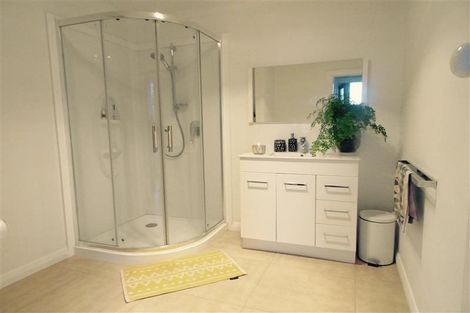 Photo of property in 12 Tamar Street, New Plymouth, 4310