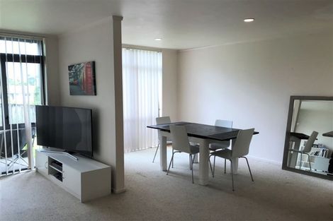 Photo of property in 8/61a Birkdale Road, Birkdale, Auckland, 0626