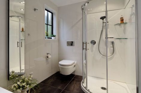 Photo of property in 34 Napuka Road, Henderson Valley, Auckland, 0612