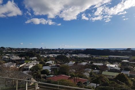 Photo of property in 5 Hillcrest Street, Glen Avon, New Plymouth, 4312