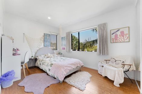 Photo of property in 12b Kimberly Grove, Greenhithe, Auckland, 0632