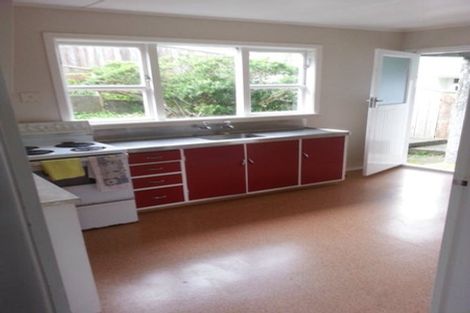 Photo of property in 12 Huntingdon Street, Northland, Wellington, 6012