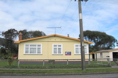 Photo of property in 36 Hall Street, Cobden, Greymouth, 7802