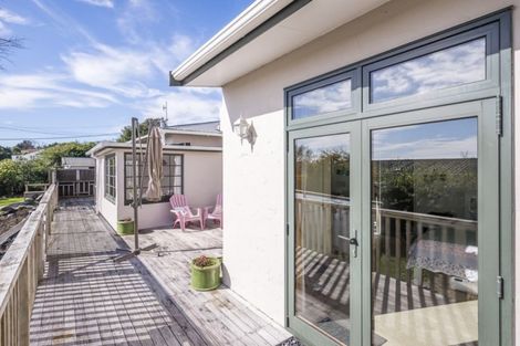 Photo of property in 14 Winara Avenue, Waikanae, 5036