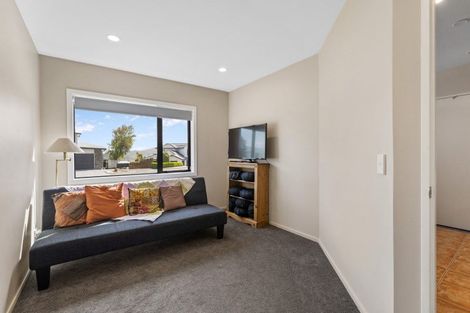 Photo of property in 8 Bowsprit Way, Whitby, Porirua, 5024