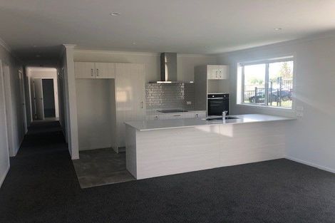 Photo of property in 2 Richardson Road, Omokoroa, 3114