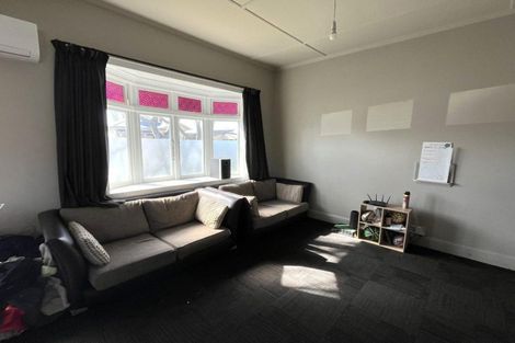 Photo of property in 11 Rolleston Street, Hokowhitu, Palmerston North, 4410