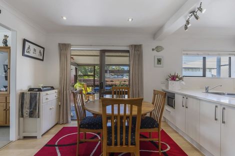 Photo of property in 1/52 Florence Avenue, Orewa, 0931