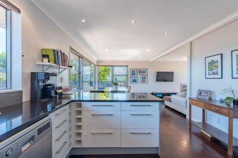 Photo of property in 29 Kiriwai Road, Paremata, Porirua, 5024