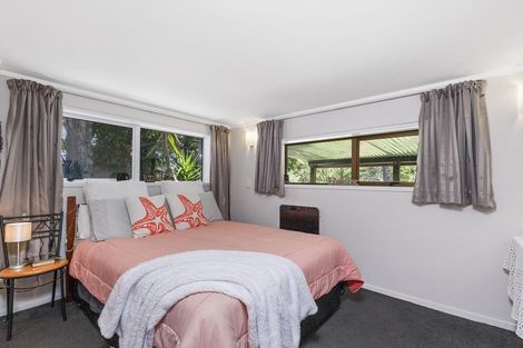 Photo of property in 41 Valley View Road, Glenfield, Auckland, 0629