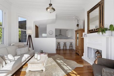 Photo of property in 1/86 Birkenhead Avenue, Birkenhead, Auckland, 0626