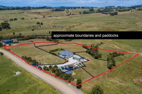 Photo of property in 31 Ranganui Road, Kaiwaka, 0573