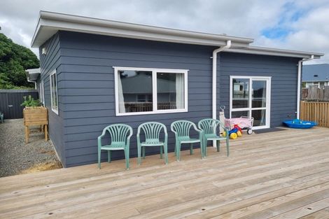 Photo of property in 7a Suffolk Place, Cannons Creek, Porirua, 5024