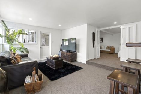 Photo of property in 30 Maritime Terrace, Birkenhead, Auckland, 0626