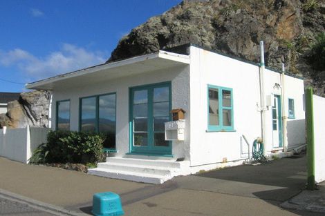 Photo of property in 149a Breaker Bay Road, Breaker Bay, Wellington, 6022