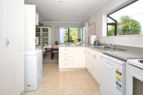 Photo of property in 2/37 Reeves Road, Pakuranga, Auckland, 2010