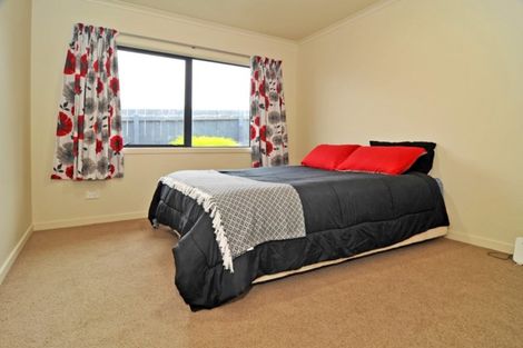 Photo of property in 1 Kereru Close, Halfway Bush, Dunedin, 9010