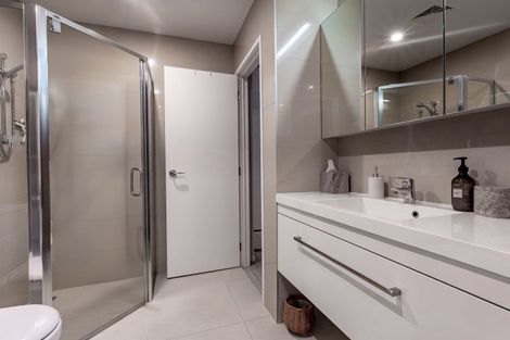 Photo of property in 2/19 Victoria Road, Mount Maunganui, 3116