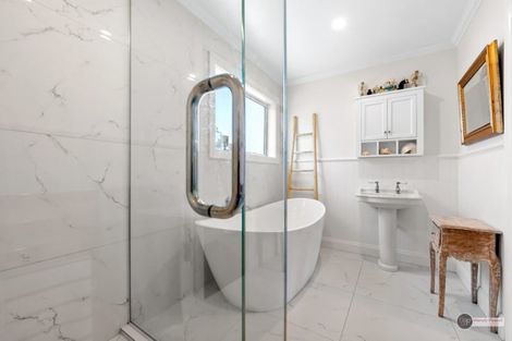 Photo of property in 10 Chestnut Grove, Maungaraki, Lower Hutt, 5010