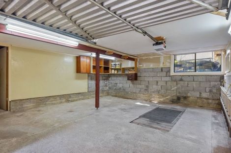 Photo of property in 18 Forest Road, Pinehaven, Upper Hutt, 5019