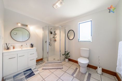 Photo of property in 60 Kakariki Way, Whitemans Valley, Upper Hutt, 5371