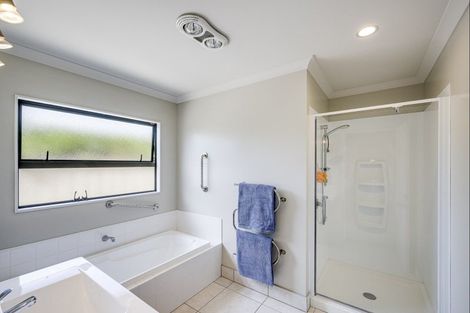 Photo of property in 15 Pania Place, Poraiti, Napier, 4112