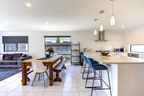 Photo of property in 37 Batten Drive, Flagstaff, Hamilton, 3210