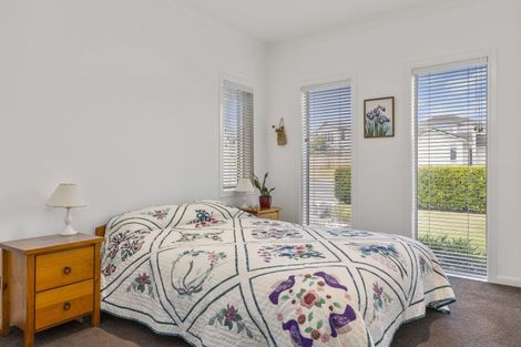 Photo of property in 25 Magnolia Rise, Waipahihi, Taupo, 3330