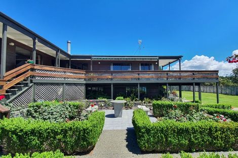 Photo of property in 76 Brick Bay Drive, Sandspit, Warkworth, 0982