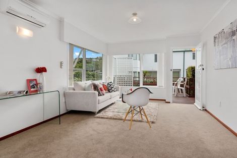 Photo of property in 4/768 Beach Road, Browns Bay, Auckland, 0630