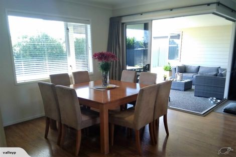 Photo of property in 19 Karoola Place, Havelock North, 4130