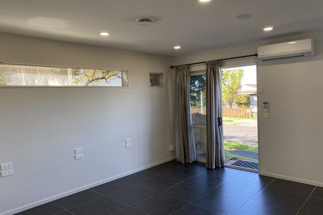 Photo of property in 28 Roseanne Road, Manurewa, Auckland, 2102