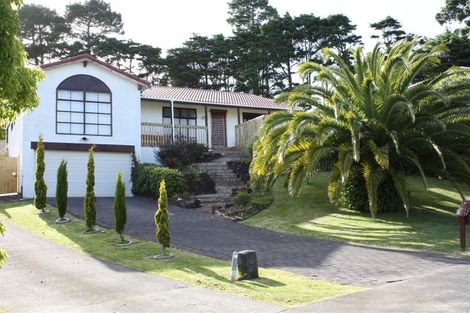 Photo of property in 15 Longwood Place, Forrest Hill, Auckland, 0620