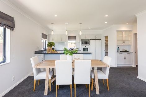 Photo of property in 30 Grand Oaks Drive, Awapuni, Palmerston North, 4412