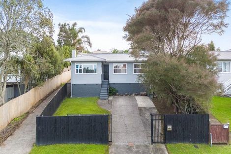 Photo of property in 1/17 Crystal Avenue, Glendene, Auckland, 0602