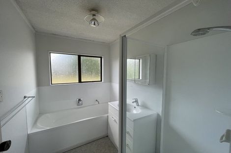 Photo of property in 8 Zenith Place, Conifer Grove, Takanini, 2112