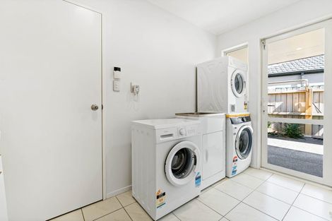 Photo of property in 8 Belcoo Crescent, East Tamaki, Auckland, 2013