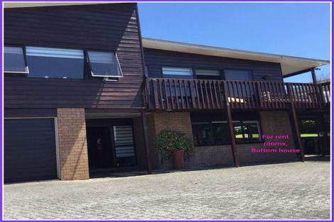 Photo of property in 8 Marguerita Place, West Harbour, Auckland, 0618