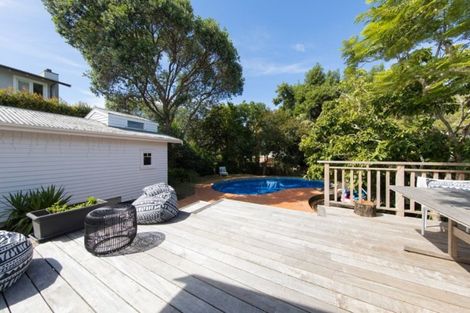 Photo of property in 19 Martin Avenue, Beckenham, Christchurch, 8023