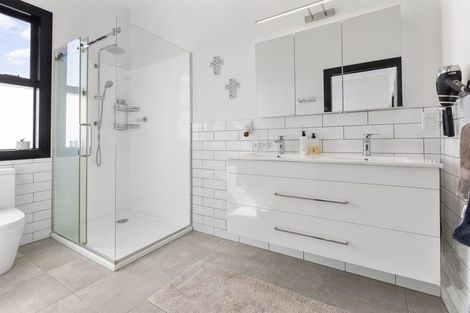 Photo of property in 17 Ferguson Street, Newtown, Wellington, 6021