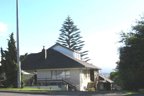 Photo of property in 4196 Great North Road, Glendene, Auckland, 0602