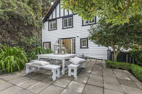 Photo of property in 2 Cluny Avenue, Kelburn, Wellington, 6012