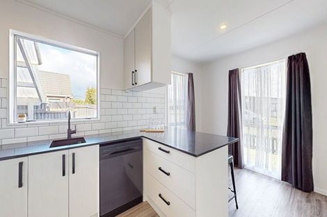 Photo of property in 65 Meadowvale Drive, Levin, 5510