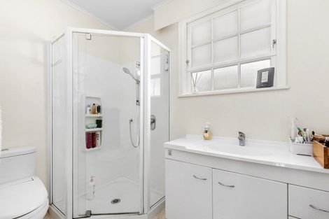 Photo of property in 5 Ridd Crescent, Karori, Wellington, 6012