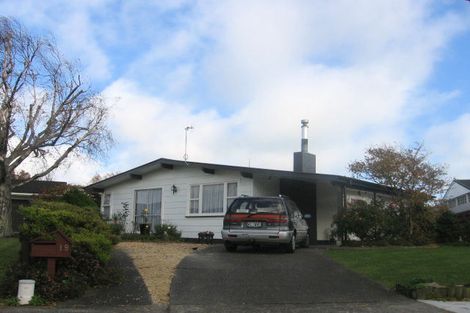 Photo of property in 19 Westhaven Grove, Takaro, Palmerston North, 4412