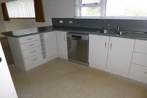 Photo of property in 18 Richardson Street, Woodville, 4920