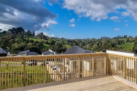 Photo of property in 8 Lumber Rise, Swanson, Auckland, 0614