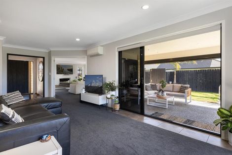 Photo of property in 24 Pompano Key, Papamoa Beach, Papamoa, 3118