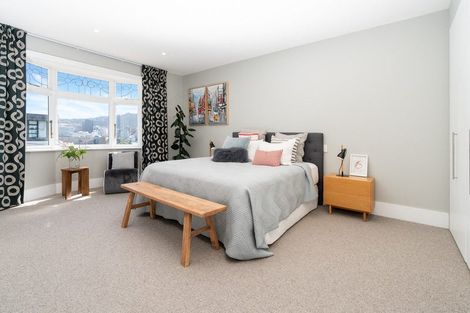 Photo of property in 16 Hawker Street, Mount Victoria, Wellington, 6011