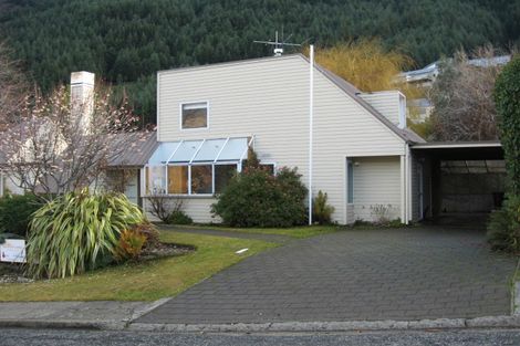 Photo of property in 18 Williams Street, Sunshine Bay, Queenstown, 9300